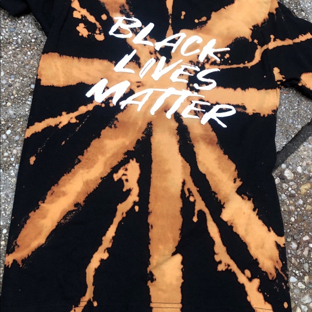 Black Lives Matter Tee - Picture 3 of 3